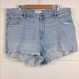 Abercrombie & Fitch women’s the 90s high rise relaxed cutoff short